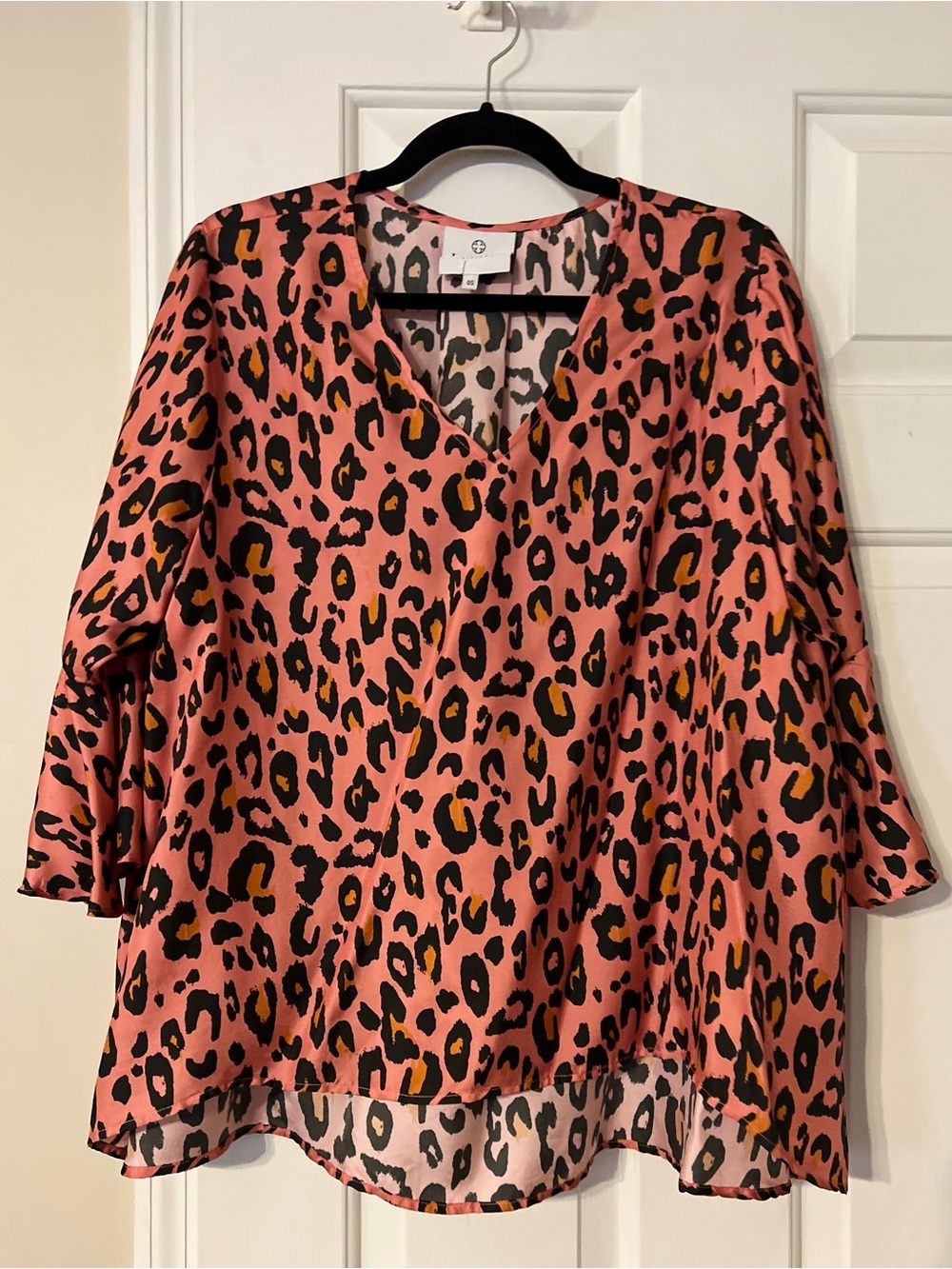Pink Leopard Print V-Neck Blouse with Flowy Silhouette